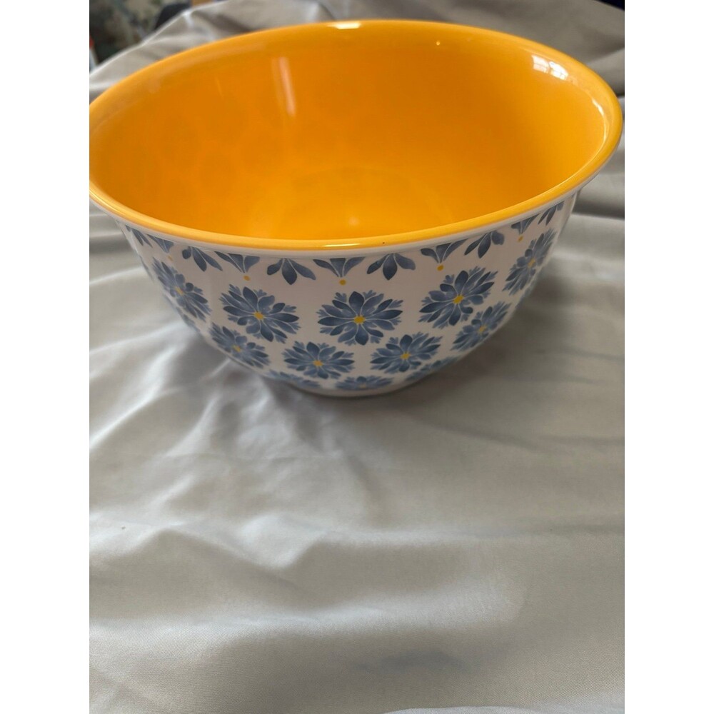 The Pioneer Woman Mixing Bowl without lid.
